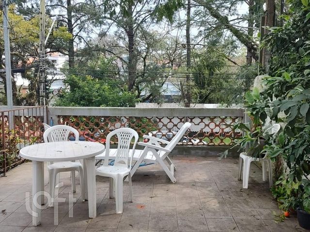 Casa com 160m², 2 dormitórios, 2 vagas, Chácara das Pedras em Porto Alegre