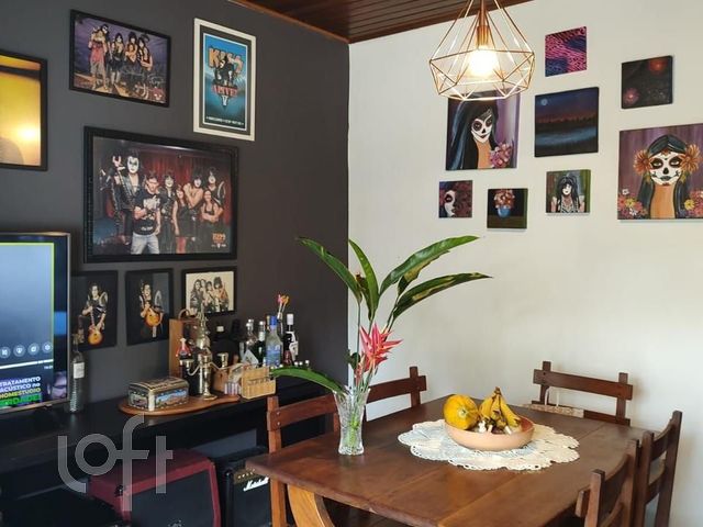 Casa com 160m², 2 dormitórios, 2 vagas, Chácara das Pedras em Porto Alegre