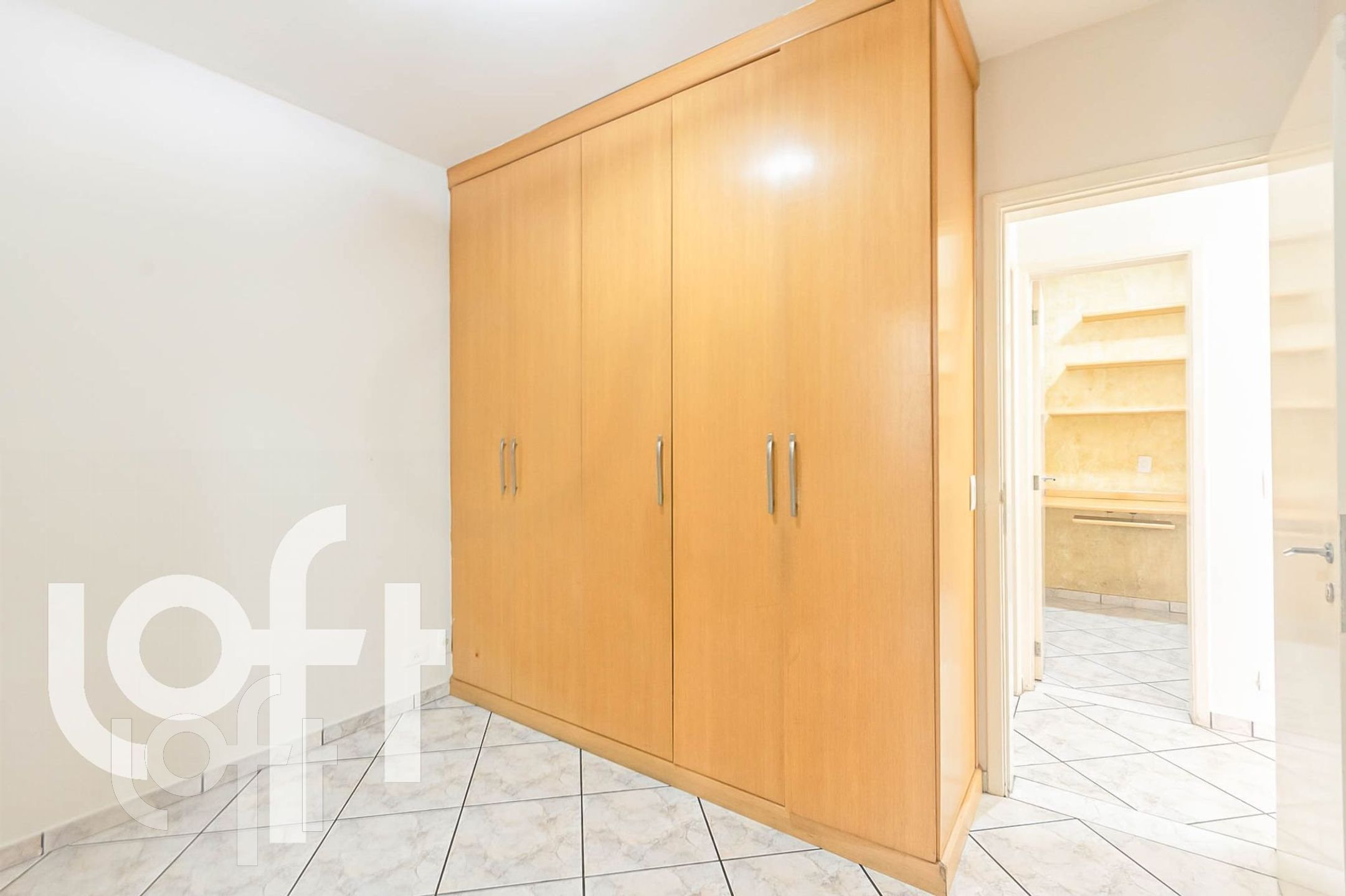 Apartamento à venda com 3 quartos, 80m² - Foto 2