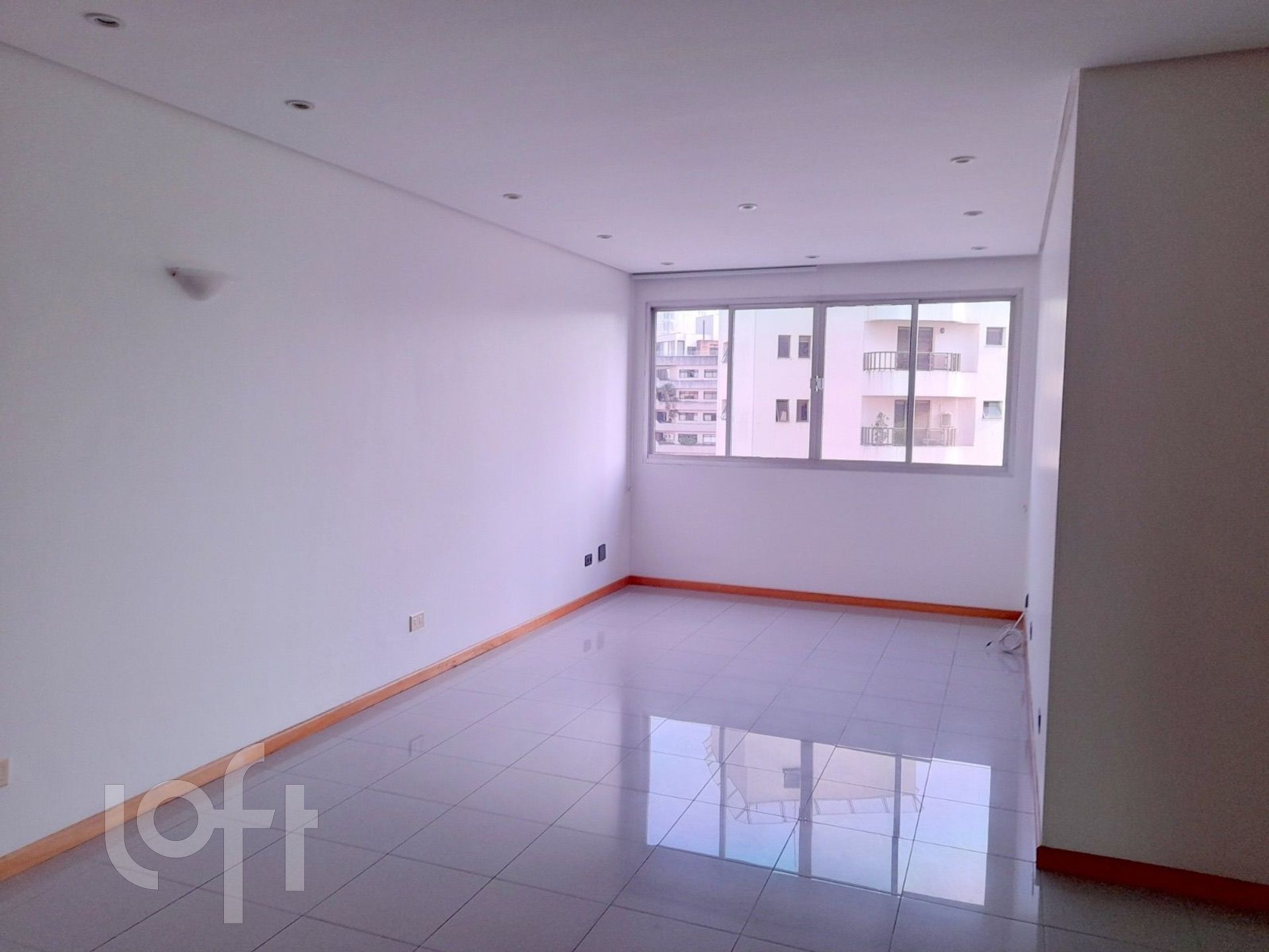 Apartamento à venda com 3 quartos, 98m² - Foto 1