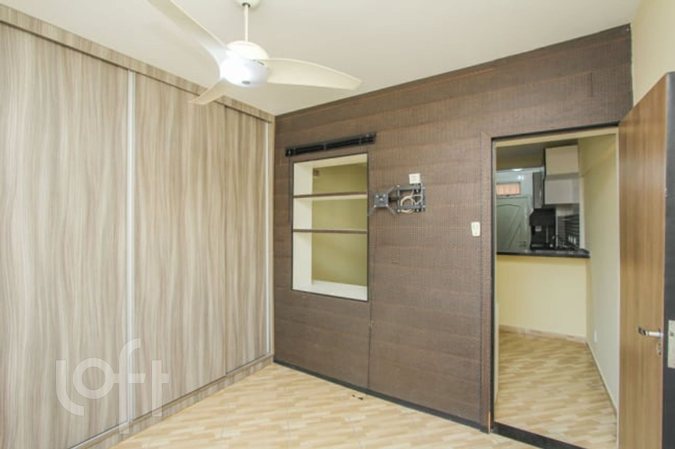 Apartamento à venda com 1 quarto, 40m² - Foto 2