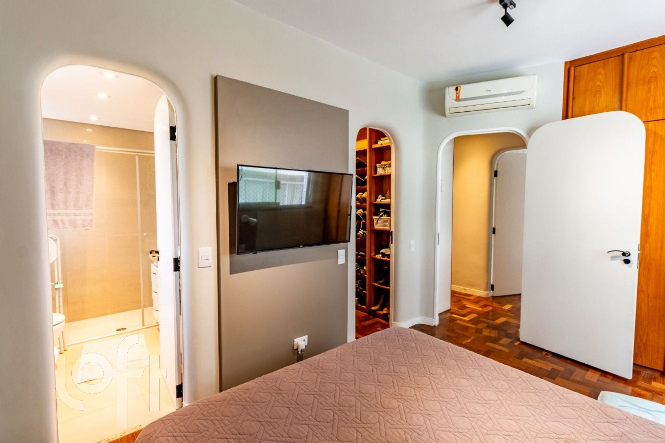 Apartamento à venda com 3 quartos, 137m² - Foto 19