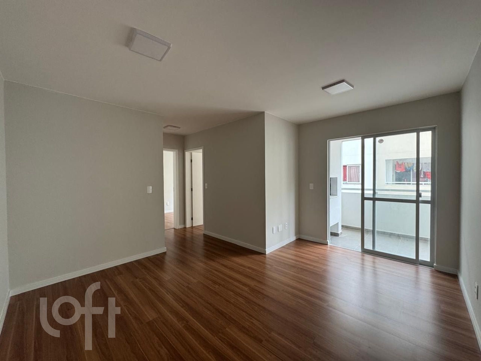 Apartamento de 02 dormitórios no Balneário do Estreito em Florianópolis
