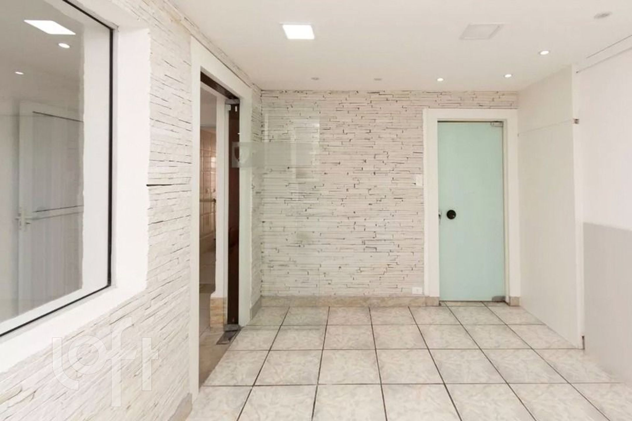 Casa à venda com 3 quartos, 244m² - Foto 4
