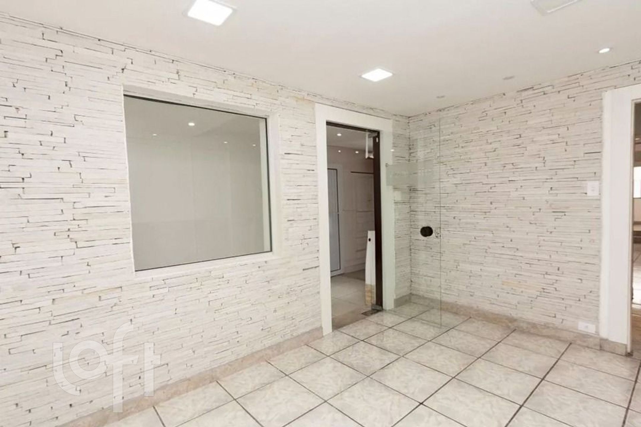 Casa à venda com 3 quartos, 244m² - Foto 2