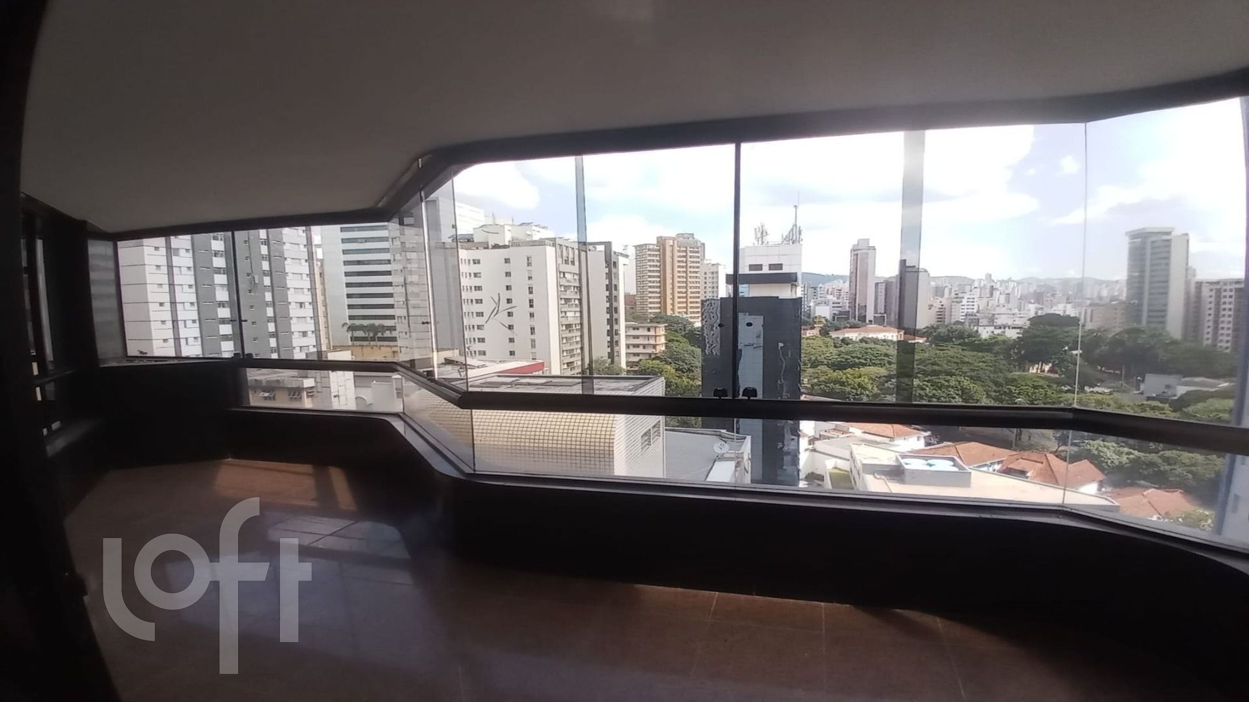 Apartamento à venda com 4 quartos, 253m² - Foto 4