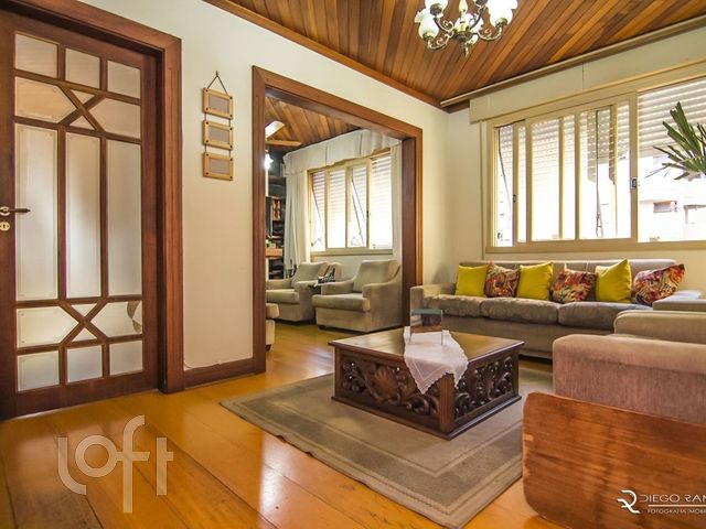 Apartamento com 256m², 3 dormitórios, 1 suíte, 2 vagas, Menino Deus em Porto Alegre