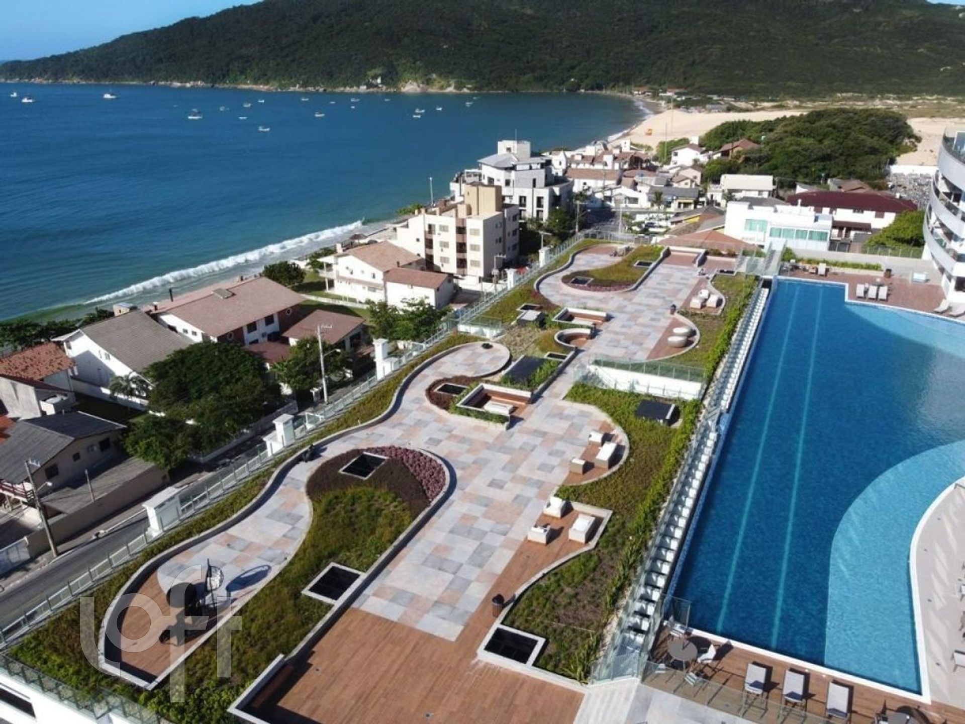 Apartamento à venda em Ingleses com 180 m², 3 quartos, 3 suítes, 3 vagas