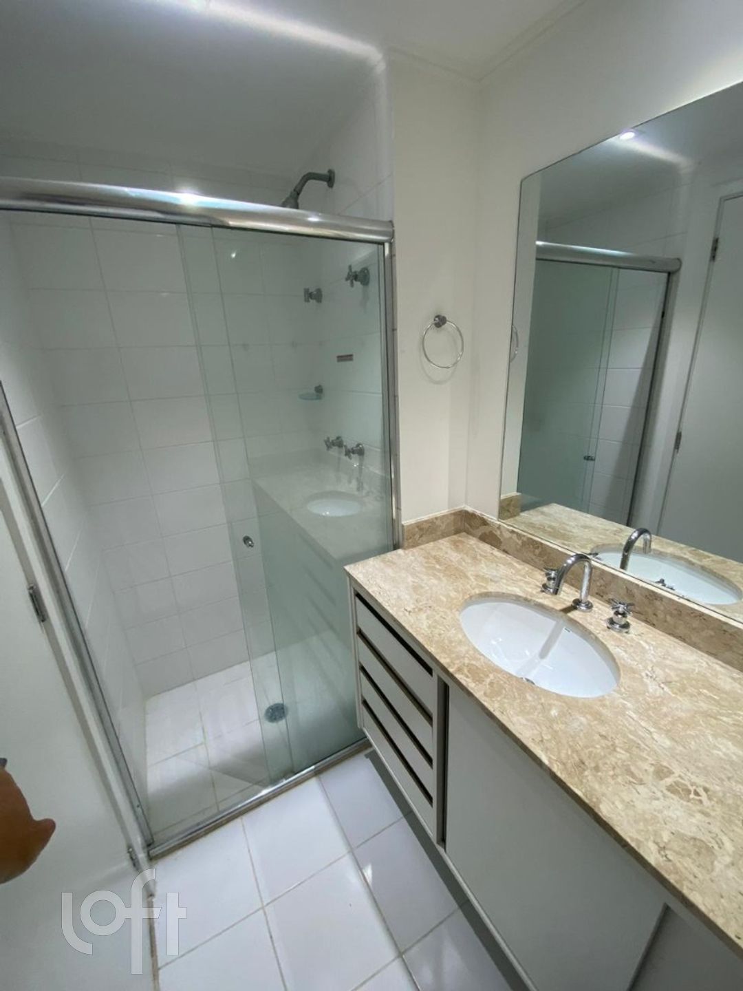 Apartamento à venda com 3 quartos, 133m² - Foto 2