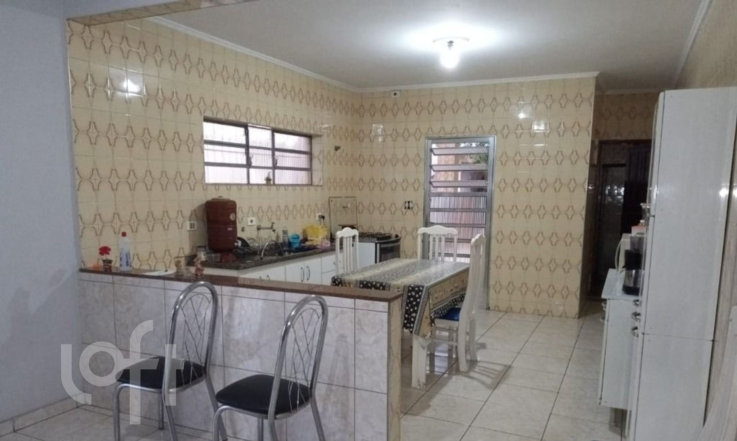 Casa à venda com 2 quartos, 180m² - Foto 3