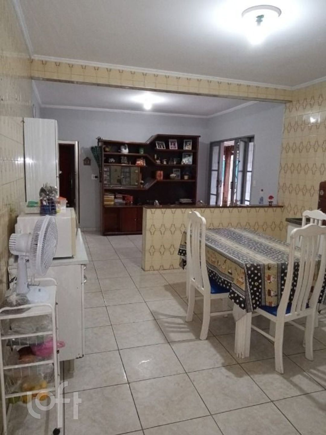 Casa à venda com 2 quartos, 180m² - Foto 1