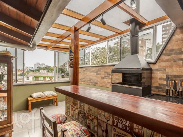 Apartamento com 112m², 3 dormitórios, 1 suíte, 1 vaga, Jardim Botânico em Porto Alegre