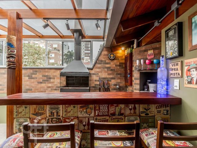 Apartamento com 112m², 3 dormitórios, 1 suíte, 1 vaga, Jardim Botânico em Porto Alegre