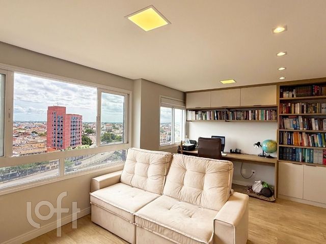 Apartamento com 77m², 2 dormitórios, 1 suíte, 2 vagas, São João em Porto Alegre