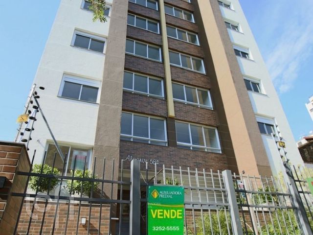 Apartamento com 83m², 2 dormitórios, 1 suíte, 2 vagas, Higienópolis em Porto Alegre