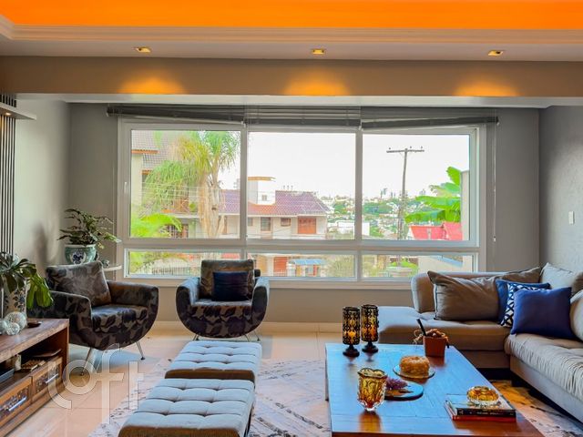 Casa com 357m², 4 dormitórios, 3 suítes, 3 vagas, Chácara das Pedras em Porto Alegre