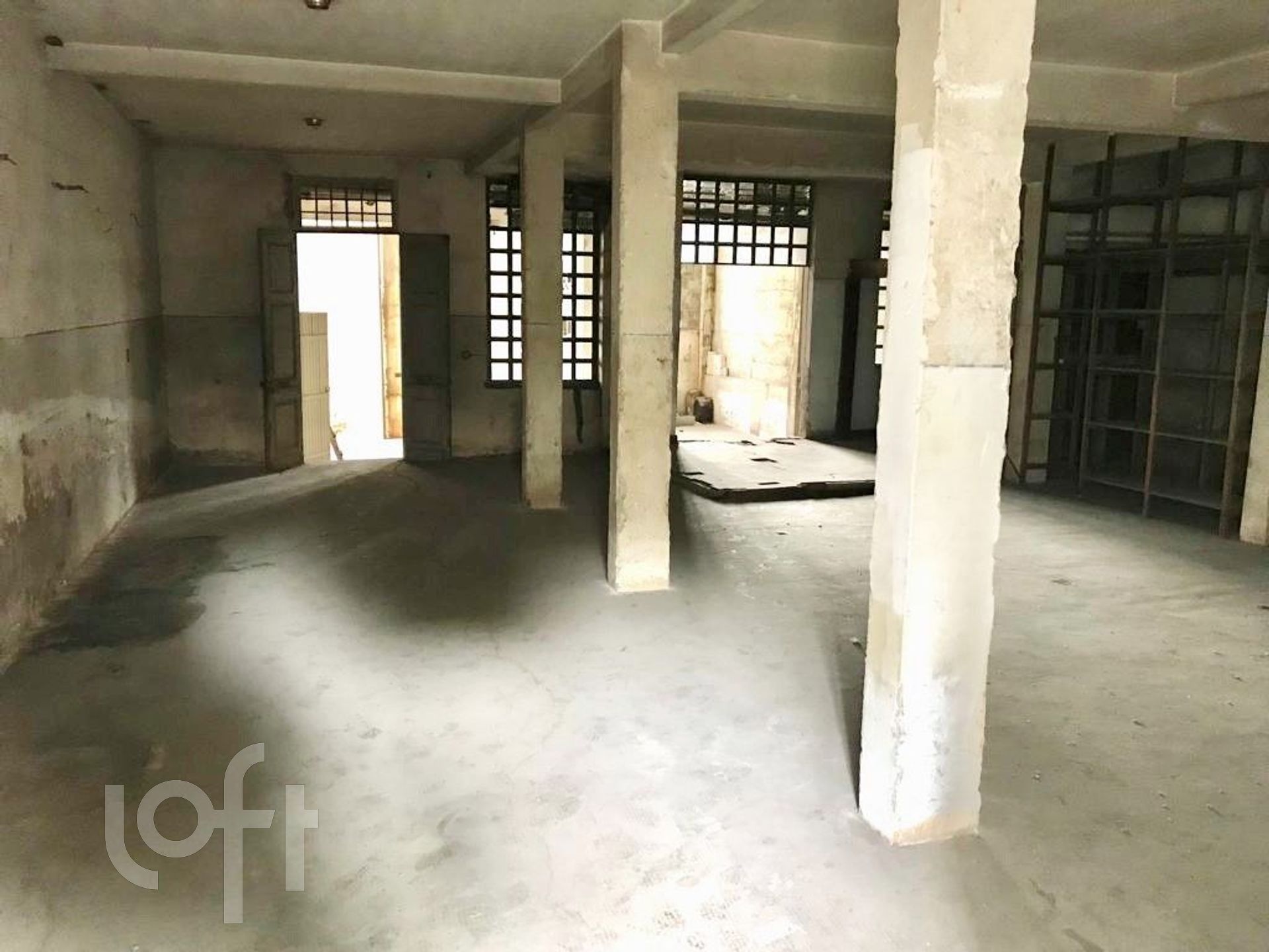 Casa à venda com 4 quartos, 200m² - Foto 2