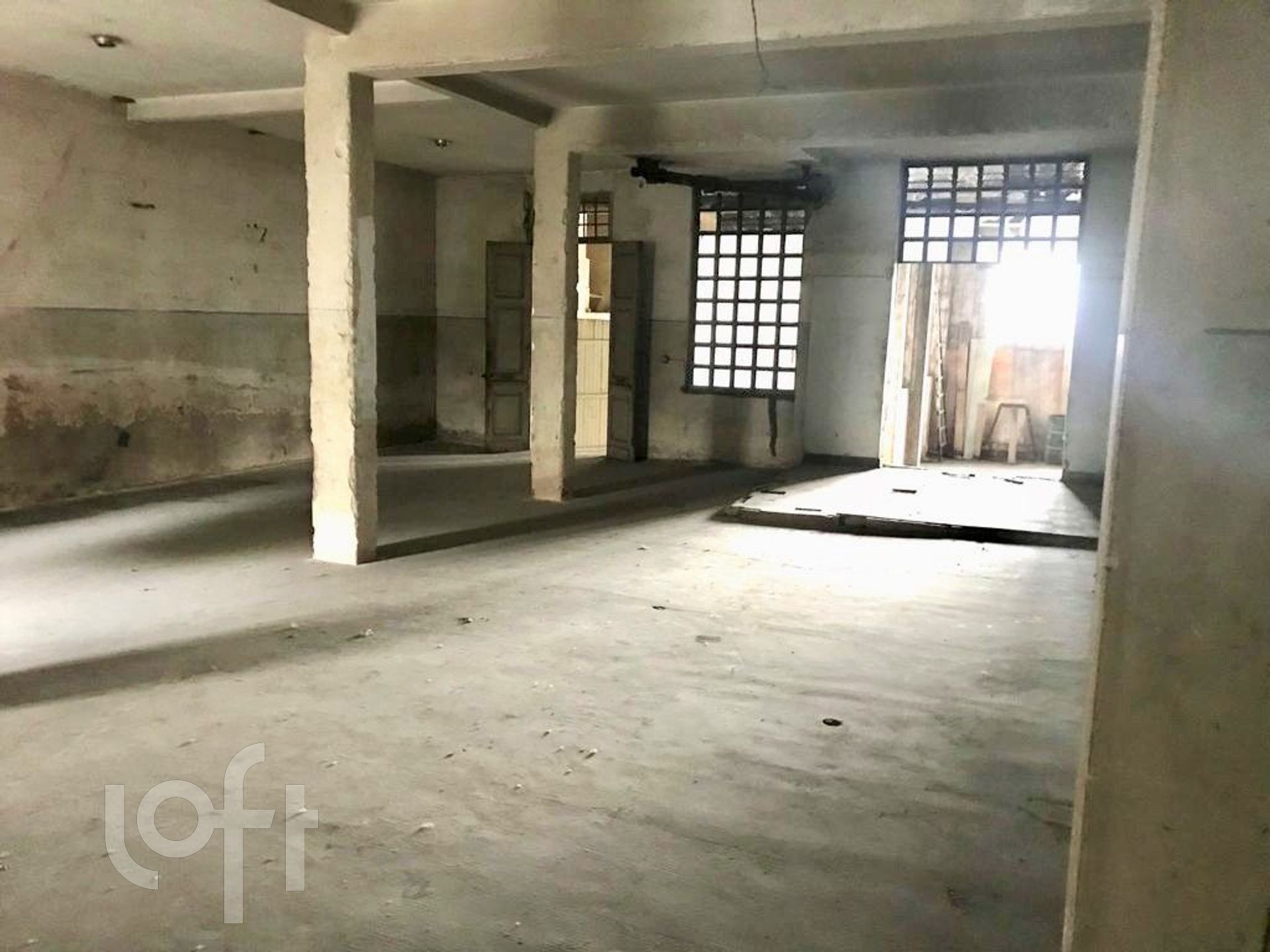 Casa à venda com 4 quartos, 200m² - Foto 1