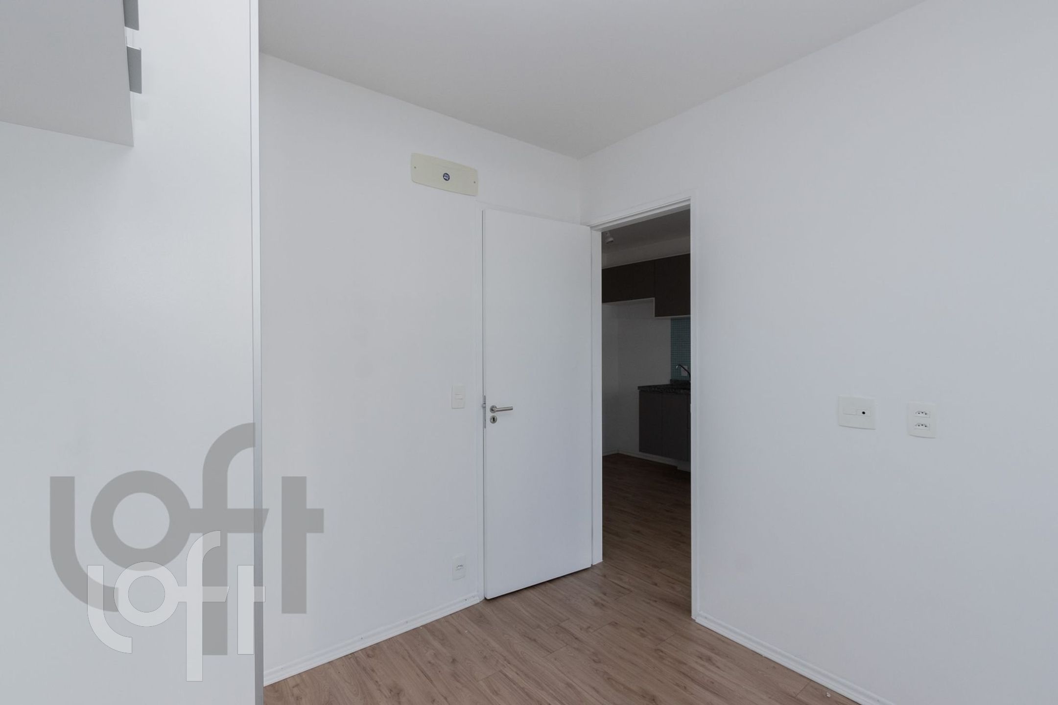 Apartamento à venda com 1 quarto, 33m² - Foto 2