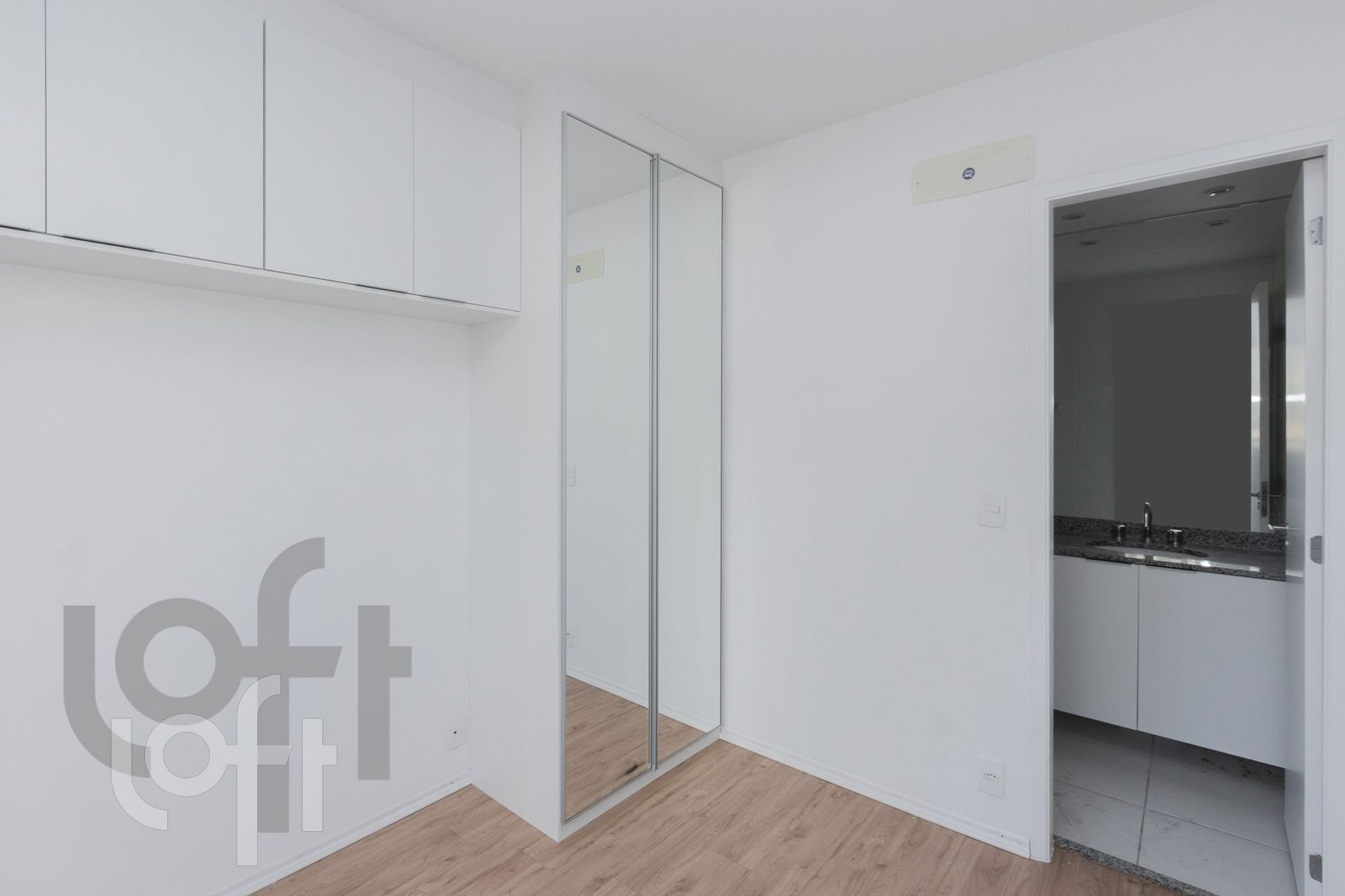 Apartamento à venda com 1 quarto, 33m² - Foto 4