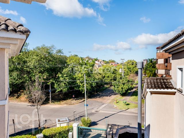 Casa em Condomínio com 212m², 4 dormitórios, 2 suítes, 2 vagas, Chácara das Pedras em Porto Alegre