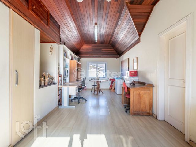 Casa em Condomínio com 212m², 4 dormitórios, 2 suítes, 2 vagas, Chácara das Pedras em Porto Alegre