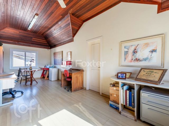 Casa em Condomínio com 212m², 4 dormitórios, 2 suítes, 2 vagas, Chácara das Pedras em Porto Alegre