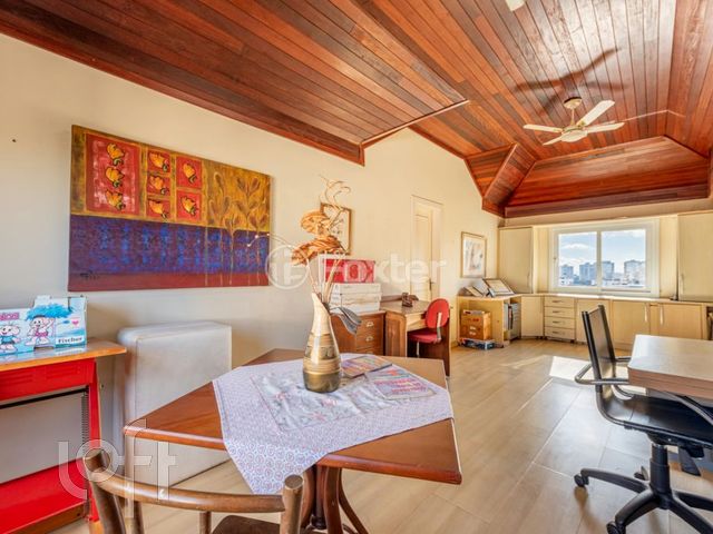 Casa em Condomínio com 212m², 4 dormitórios, 2 suítes, 2 vagas, Chácara das Pedras em Porto Alegre