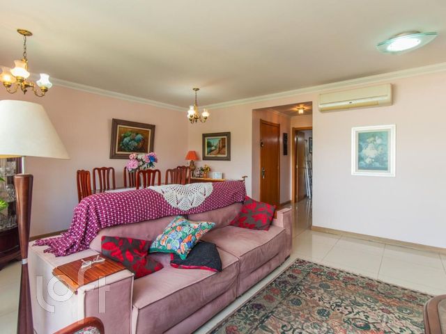 Apartamento com 116m², 3 dormitórios, 3 suítes, 2 vagas, Menino Deus em Porto Alegre