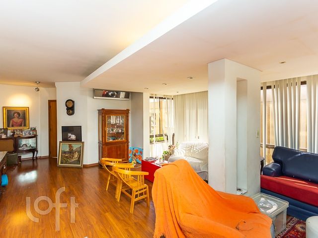 Apartamento com 143m², 2 dormitórios, 1 suíte, 1 vaga, Rio Branco em Porto Alegre