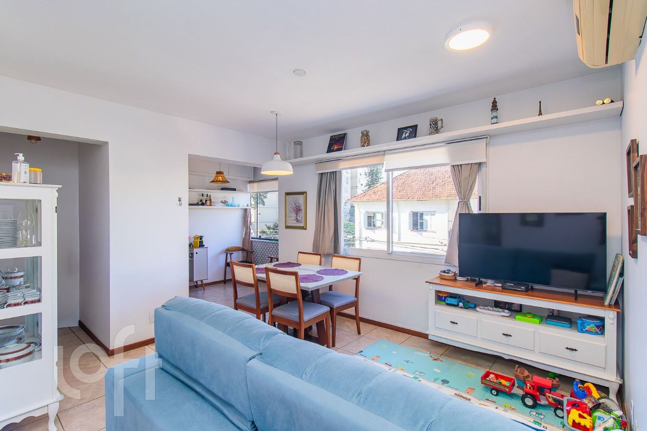 Apartamento com 69m², 2 dormitórios, 1 suíte, 2 vagas, Jardim Botânico em Porto Alegre