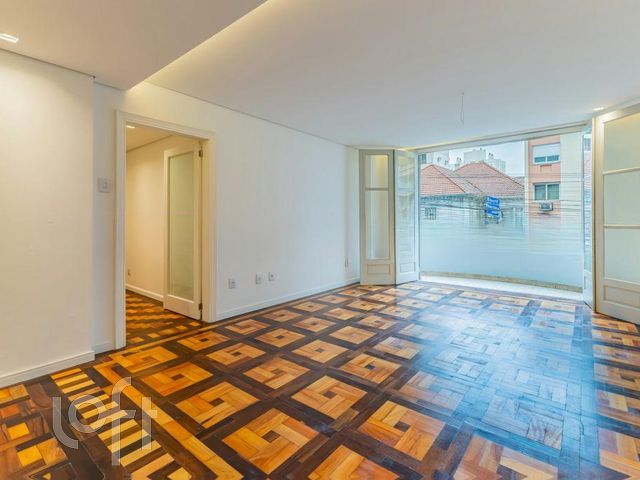 Apartamento com 111m², 3 dormitórios, 1 suíte, Independência em Porto Alegre