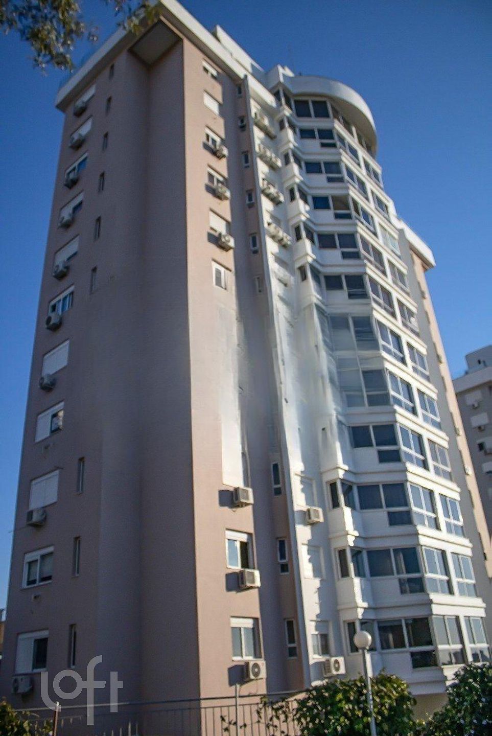 Apartamento com 101m², 3 dormitórios, 3 suítes, 2 vagas, São João em Porto Alegre