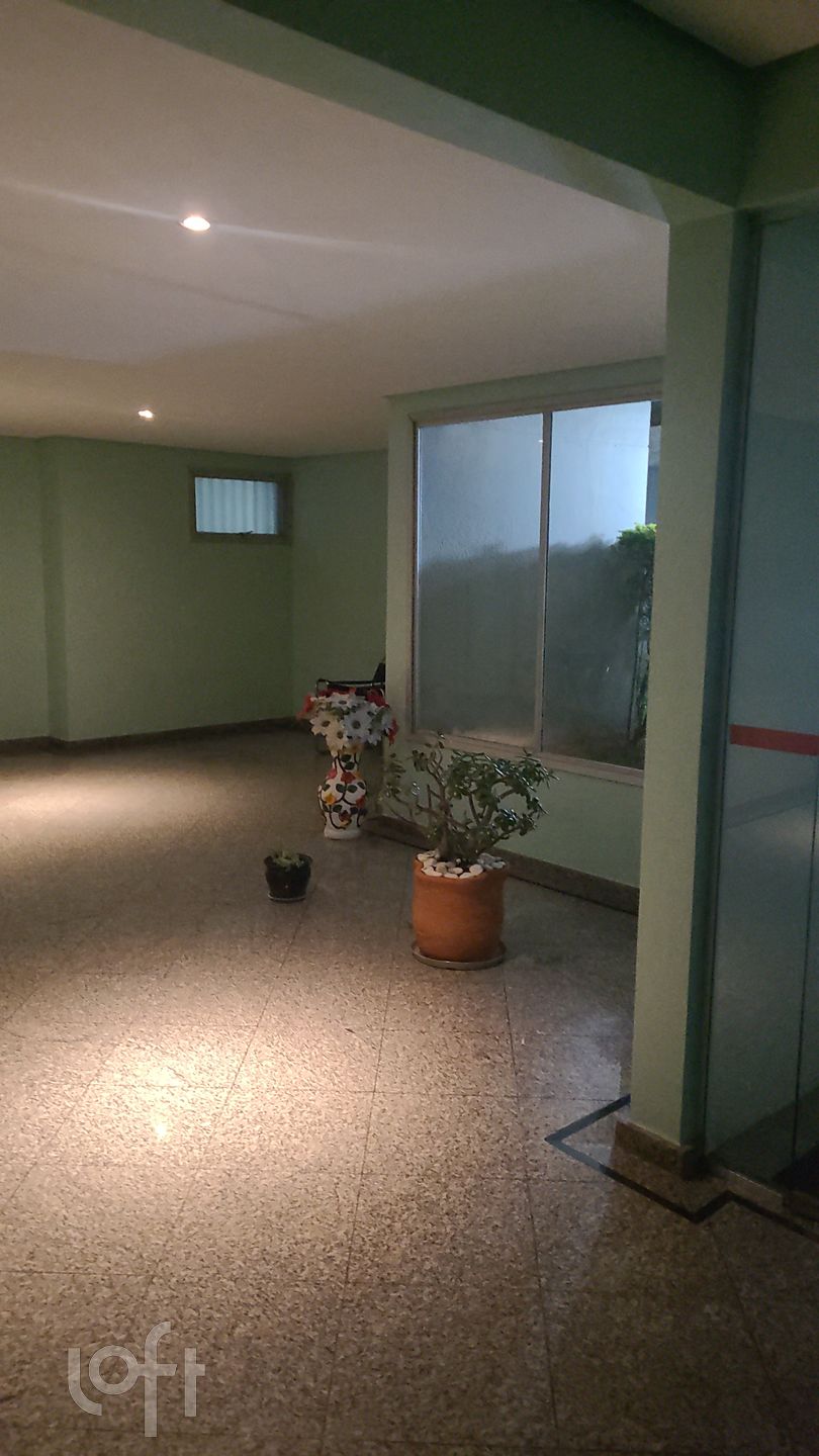 Apartamento à venda com 2 quartos, 62m² - Foto 19