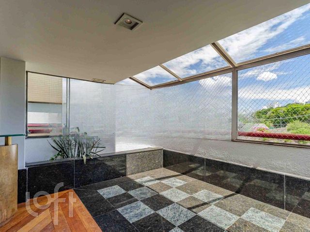 Apartamento com 302m², 4 dormitórios, 1 suíte, 3 vagas, Menino Deus em Porto Alegre