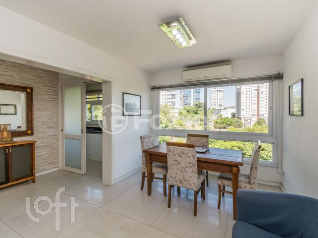 Apartamento com 176m², 3 dormitórios, 1 suíte, 1 vaga, Petrópolis em Porto Alegre