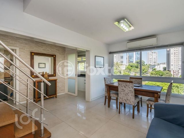 Apartamento com 176m², 3 dormitórios, 1 suíte, 1 vaga, Petrópolis em Porto Alegre