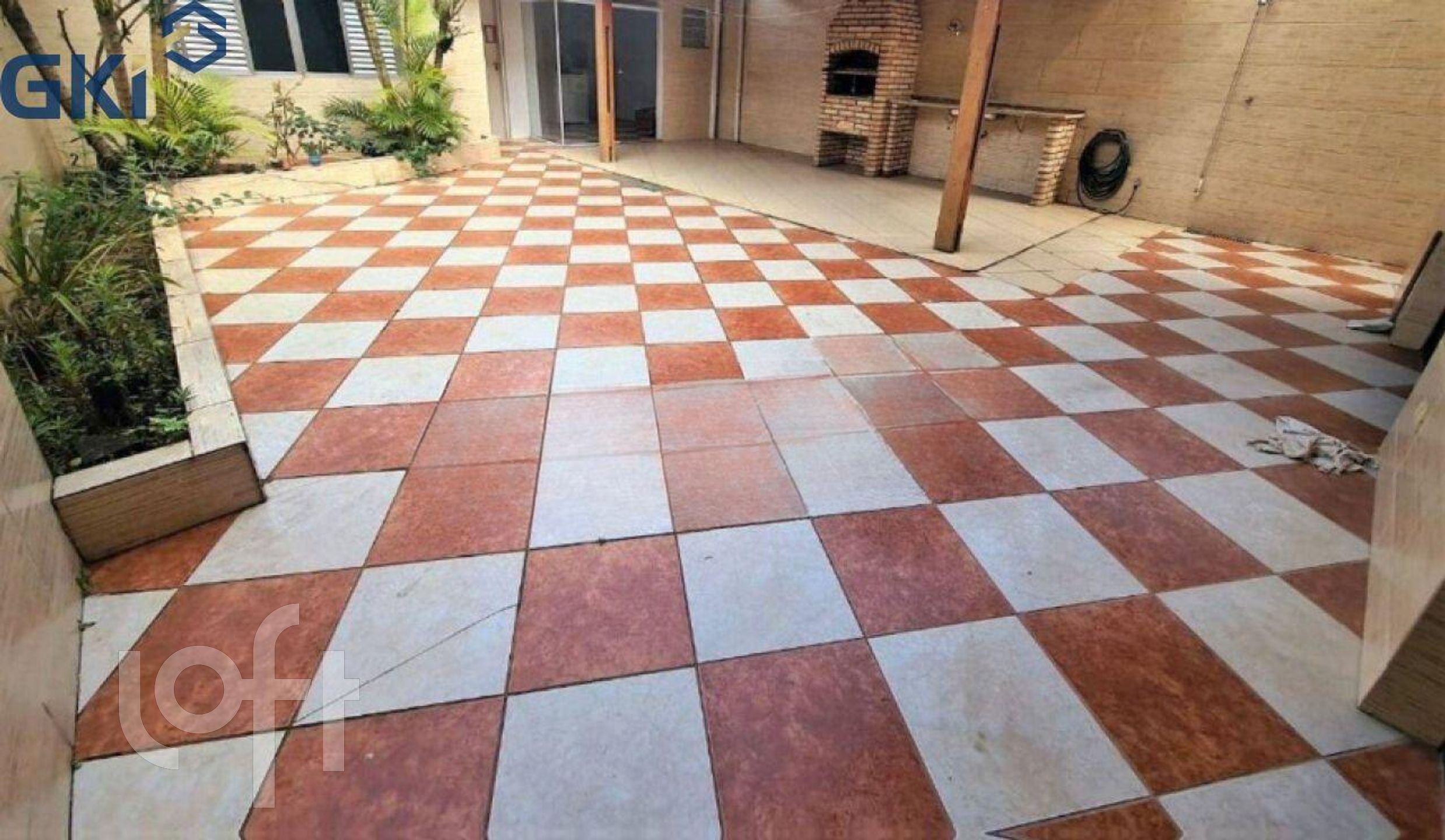 Casa à venda com 4 quartos, 200m² - Foto 2