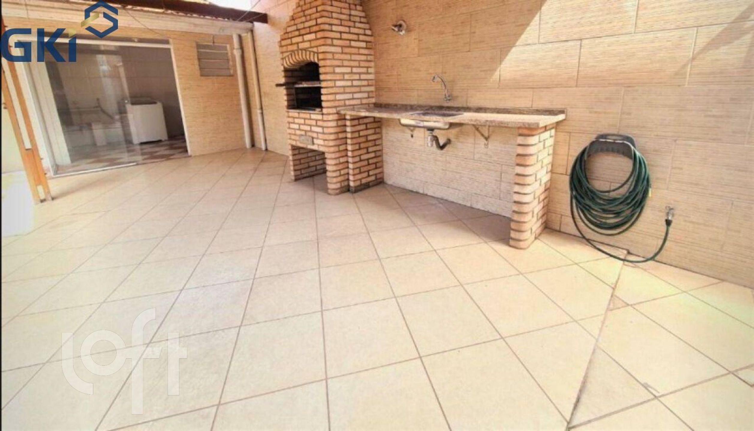 Casa à venda com 4 quartos, 200m² - Foto 4