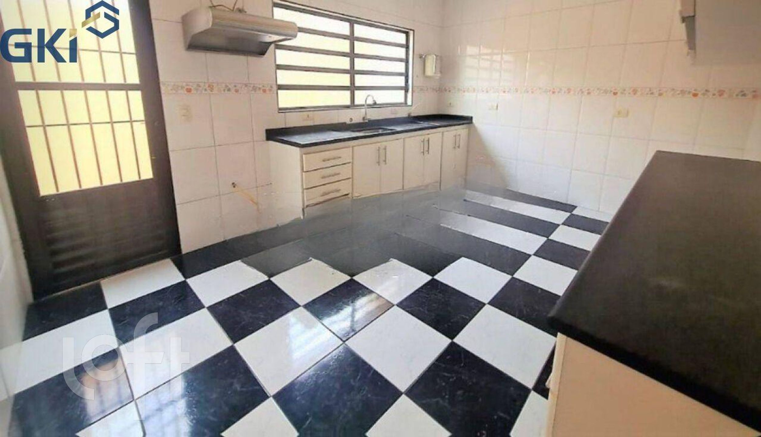 Casa à venda com 4 quartos, 200m² - Foto 17