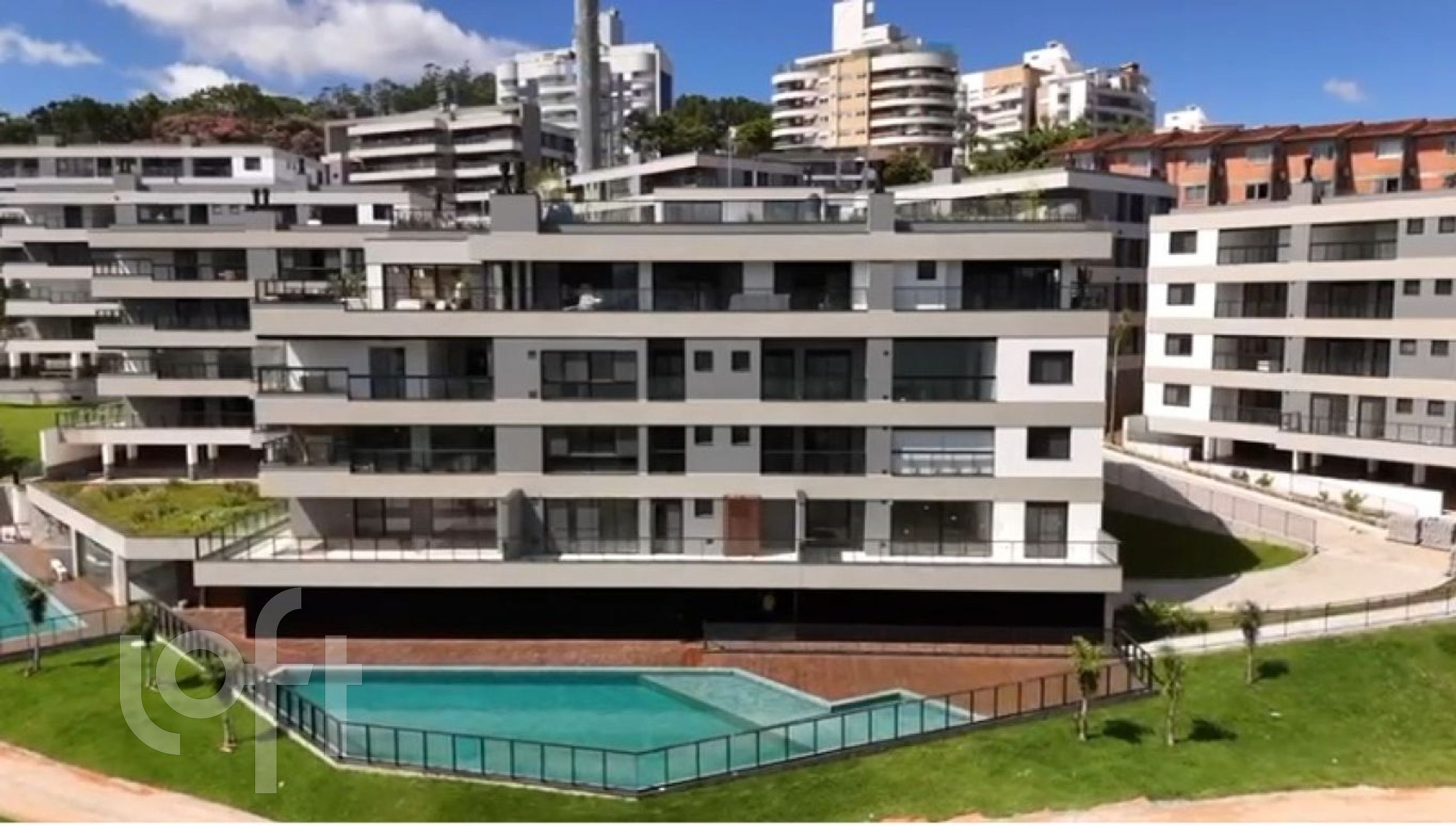 Apartamentos com 163m², 3 quartos, 3 suítes, 2 garagens, no bairro João Paulo em Florianópolis
