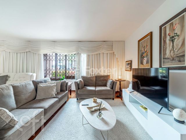 Casa com 152m², 4 dormitórios, 1 suíte, 4 vagas, Chácara das Pedras em Porto Alegre