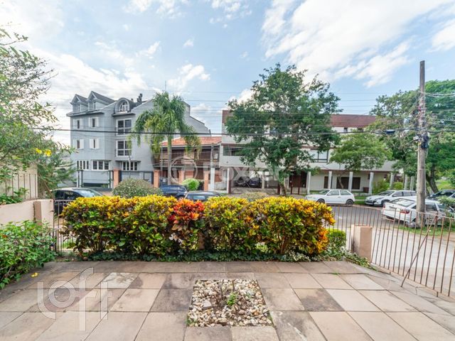 Casa com 152m², 4 dormitórios, 1 suíte, 4 vagas, Chácara das Pedras em Porto Alegre