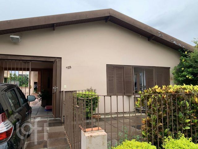 Casa com 152m², 4 dormitórios, 1 suíte, 4 vagas, Chácara das Pedras em Porto Alegre