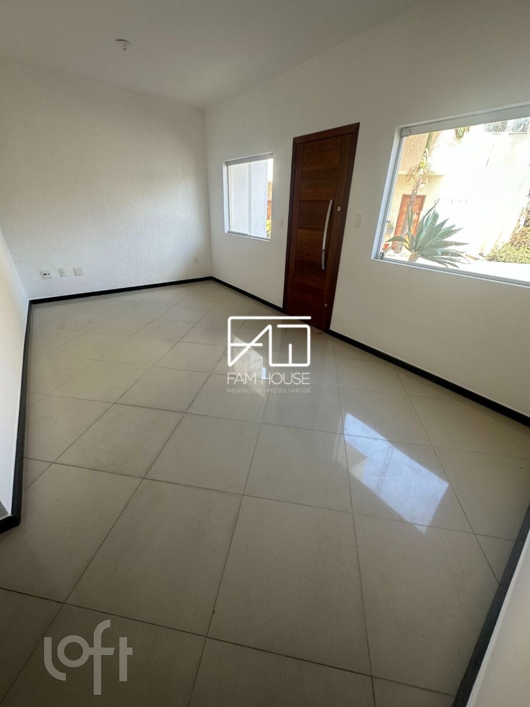 Casa à venda com 3 quartos, 100m² - Foto 2