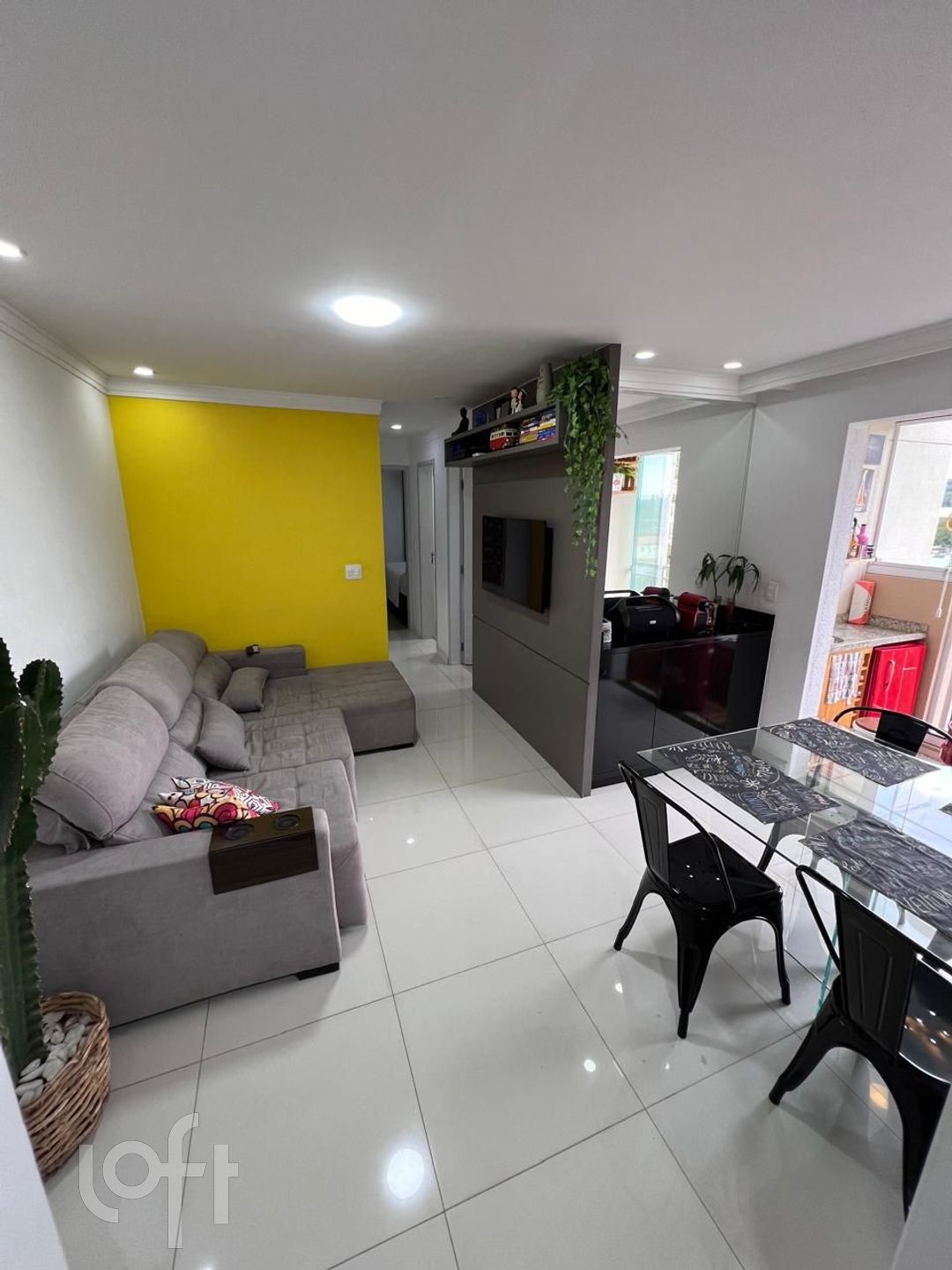 Apartamento à venda com 2 quartos, 56m² - Foto 2