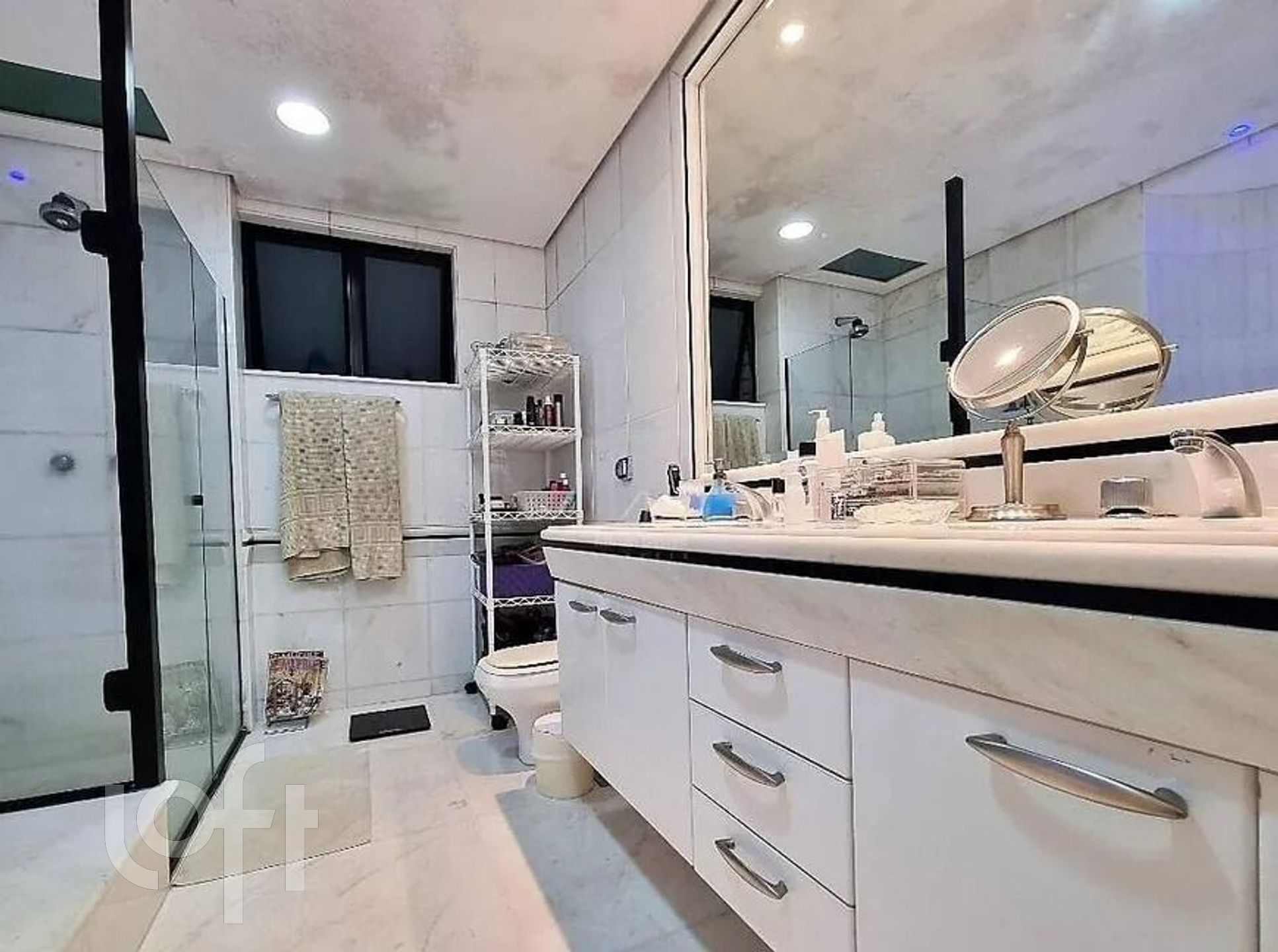 Apartamento à venda com 4 quartos, 220m² - Foto 11