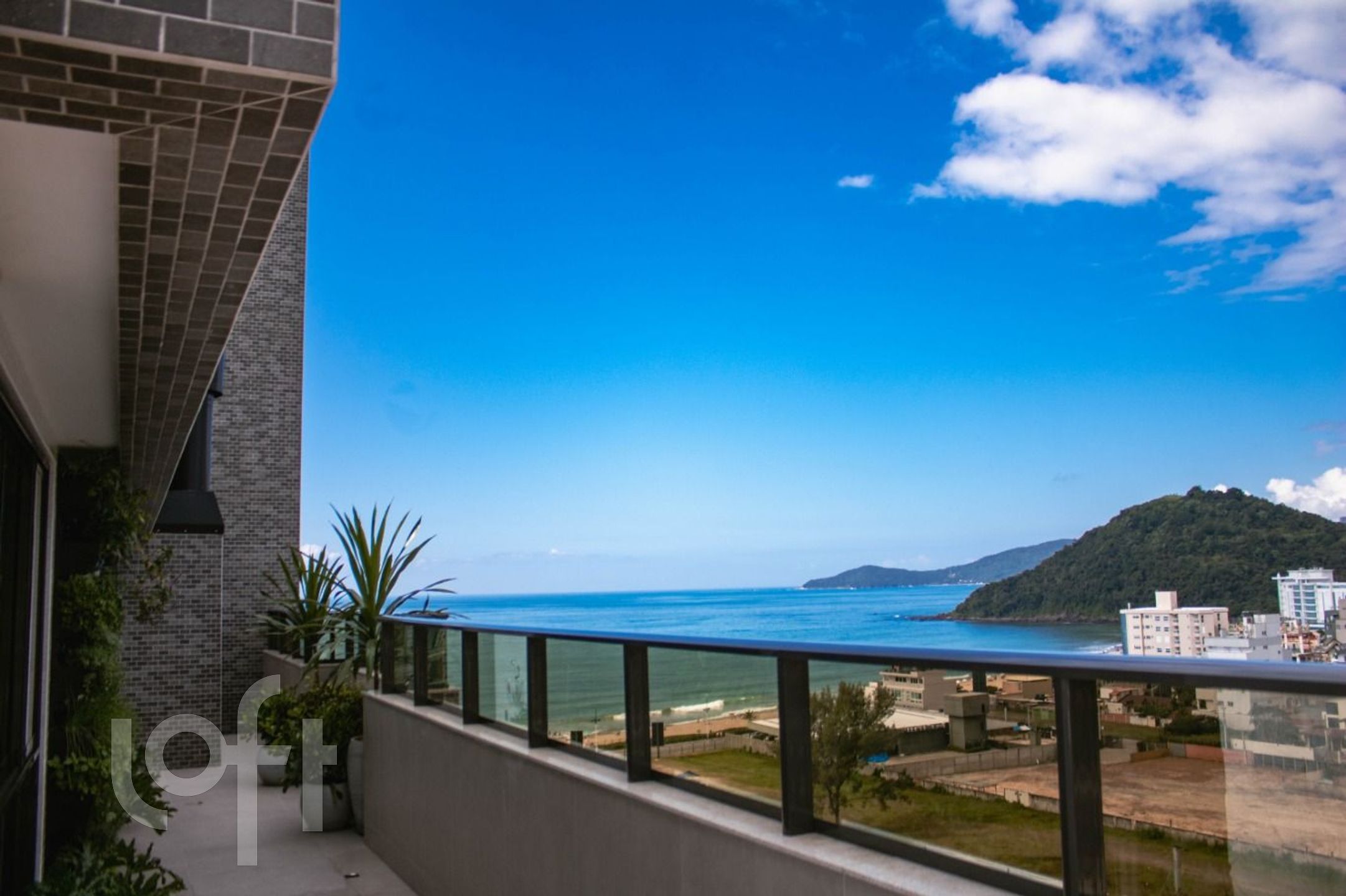 Apartamentos com 133m², 3 quartos, 3 suítes, 2 garagens, no bairro Praia Brava em Itajaí