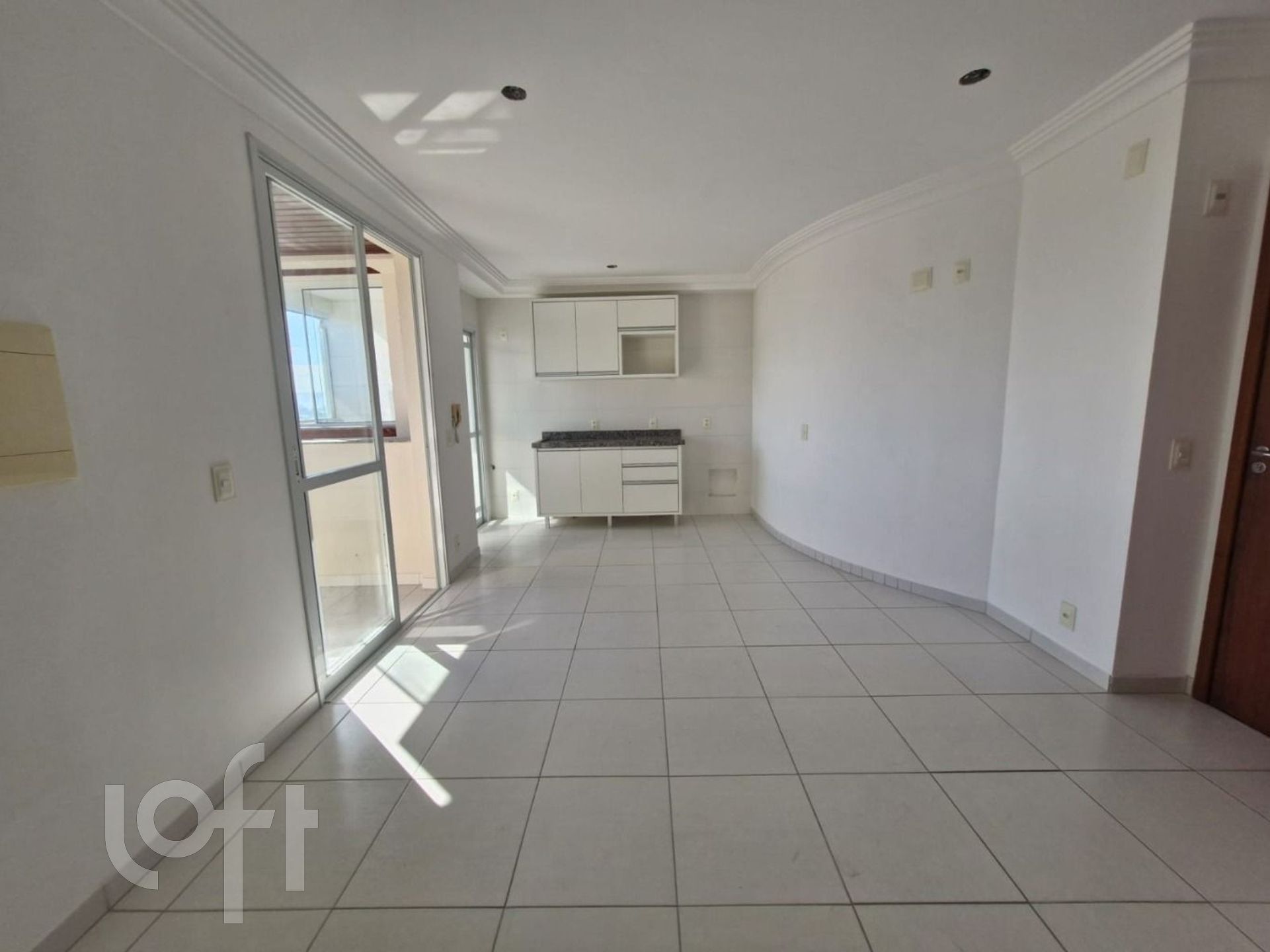 Apartamento à venda em Coloninha com 63 m², 2 quartos, 2 suítes, 2 vagas