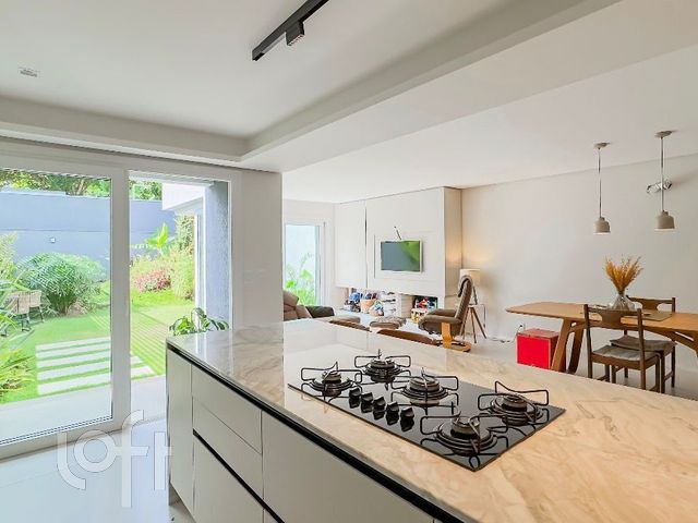 Apartamento com 204m², 2 dormitórios, 2 suítes, 1 vaga, Chácara das Pedras em Porto Alegre